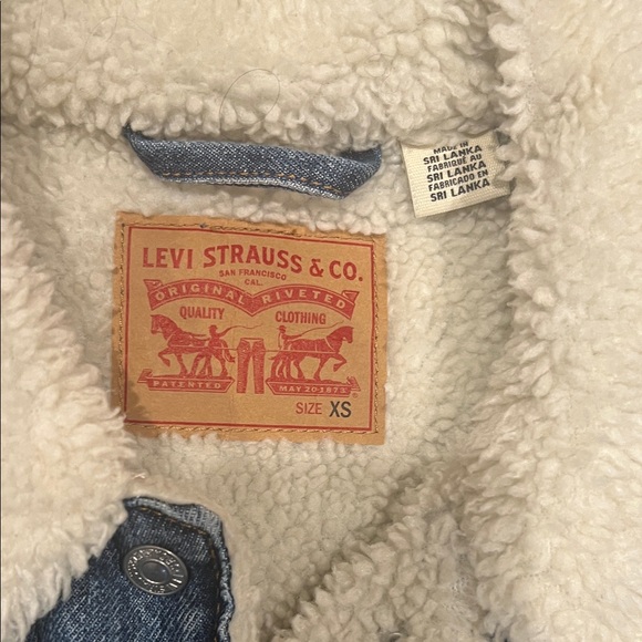 Levi's Denim Jacket with Sherpa Collar - Picture 5 of 7